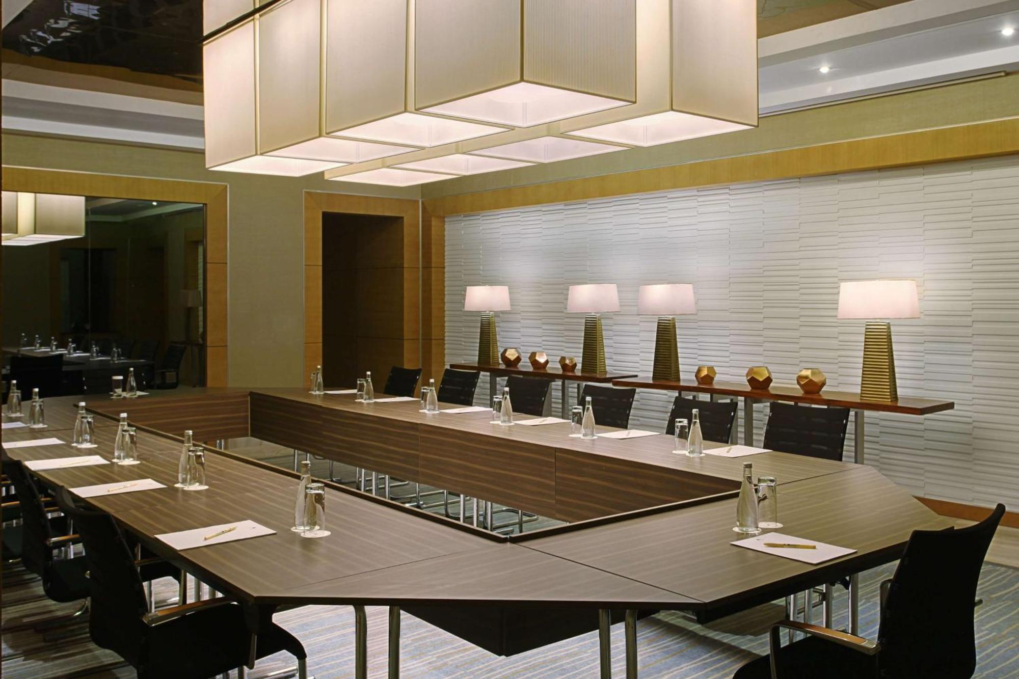 Doubletree By Hilton Hotel Riyadh - Al Muroj Business Gate Riade Exterior foto