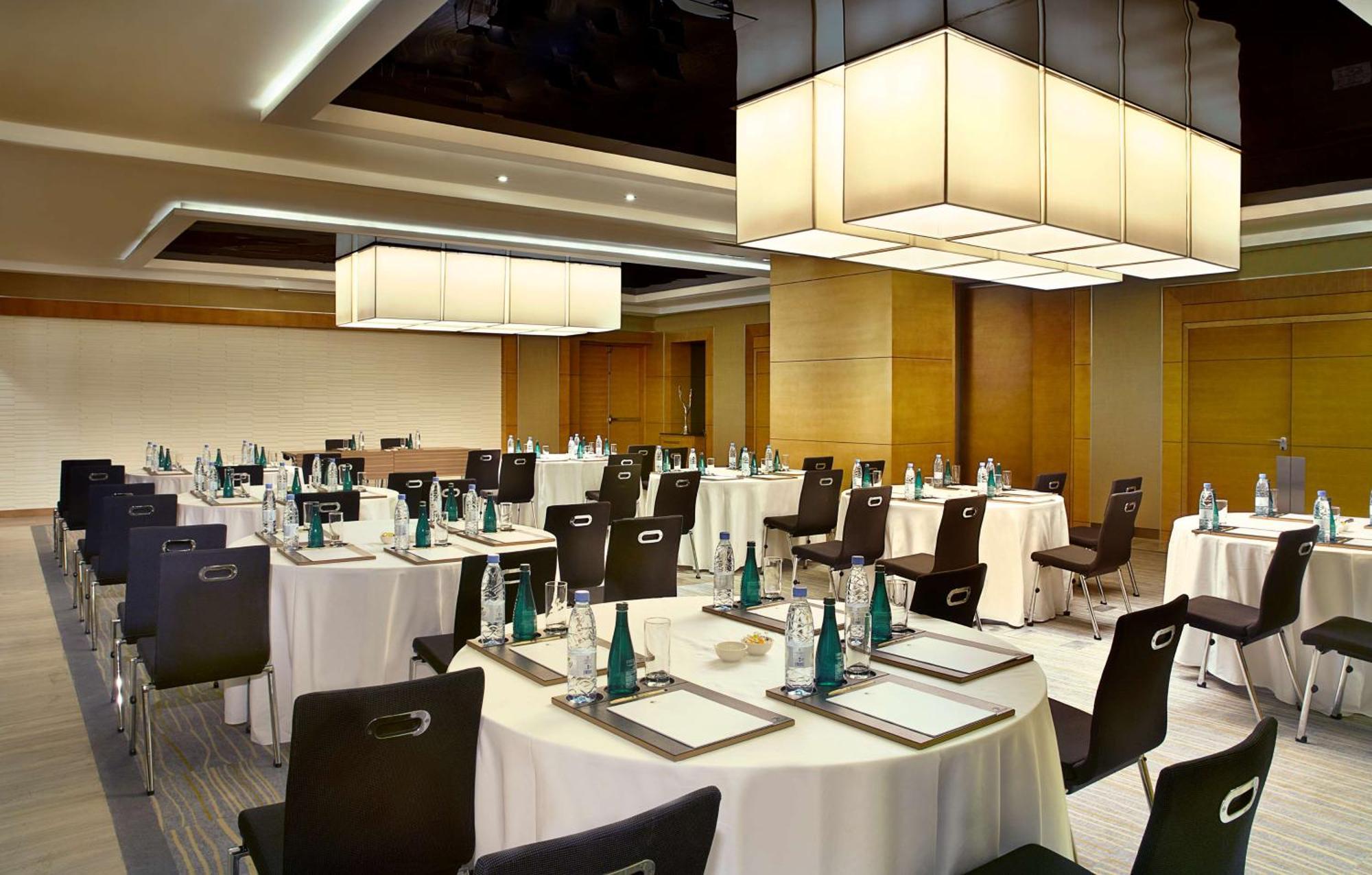 Doubletree By Hilton Hotel Riyadh - Al Muroj Business Gate Riade Exterior foto