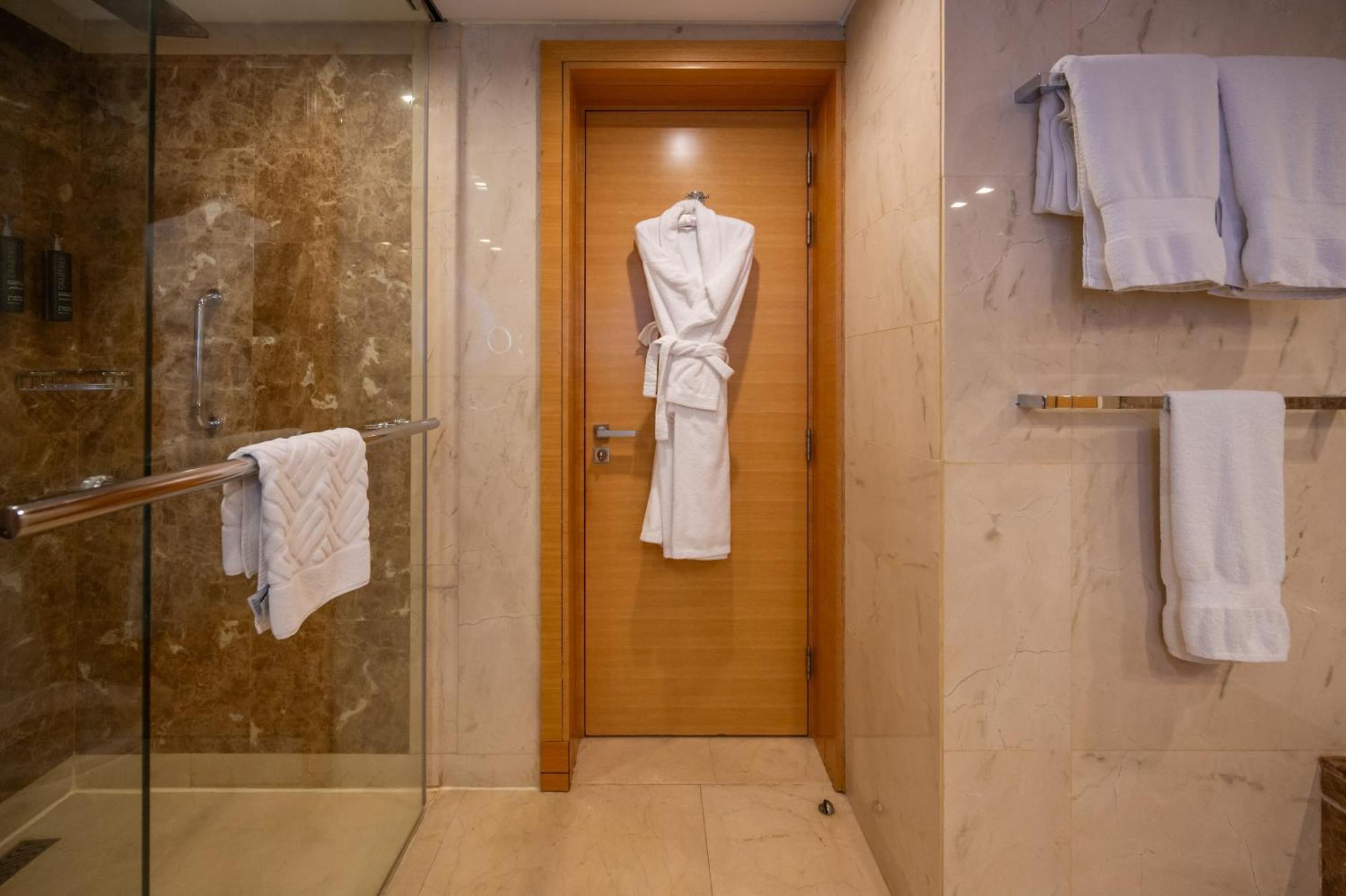 Doubletree By Hilton Hotel Riyadh - Al Muroj Business Gate Riade Exterior foto